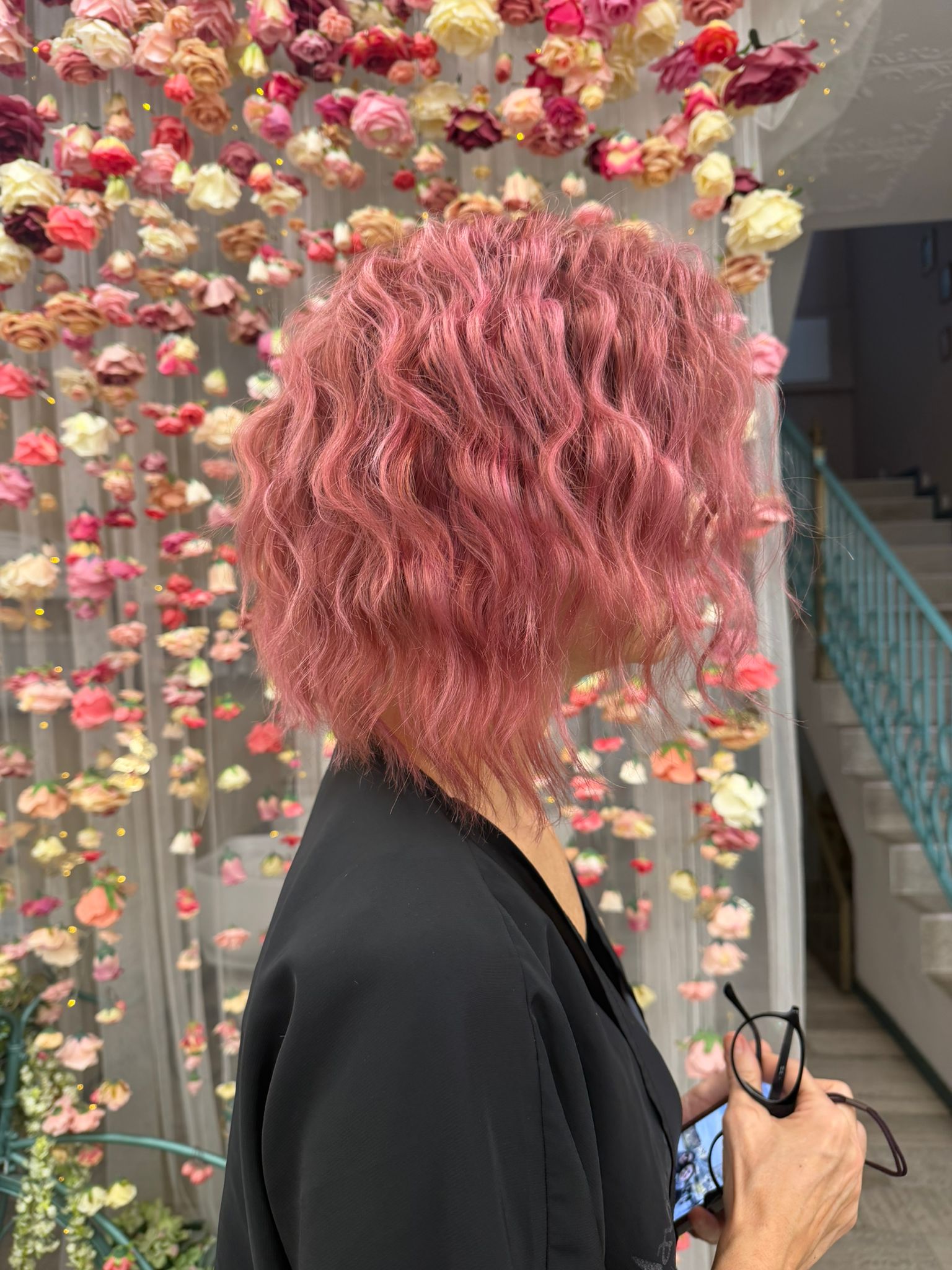 Color y peinado espectacular con cabello sano y cuidado por peluquería Sarabia Boadilla del Monte